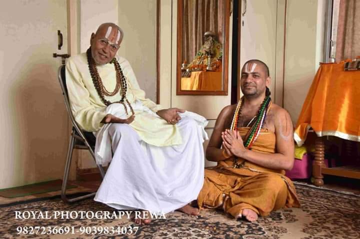 गुरुजी के साथ