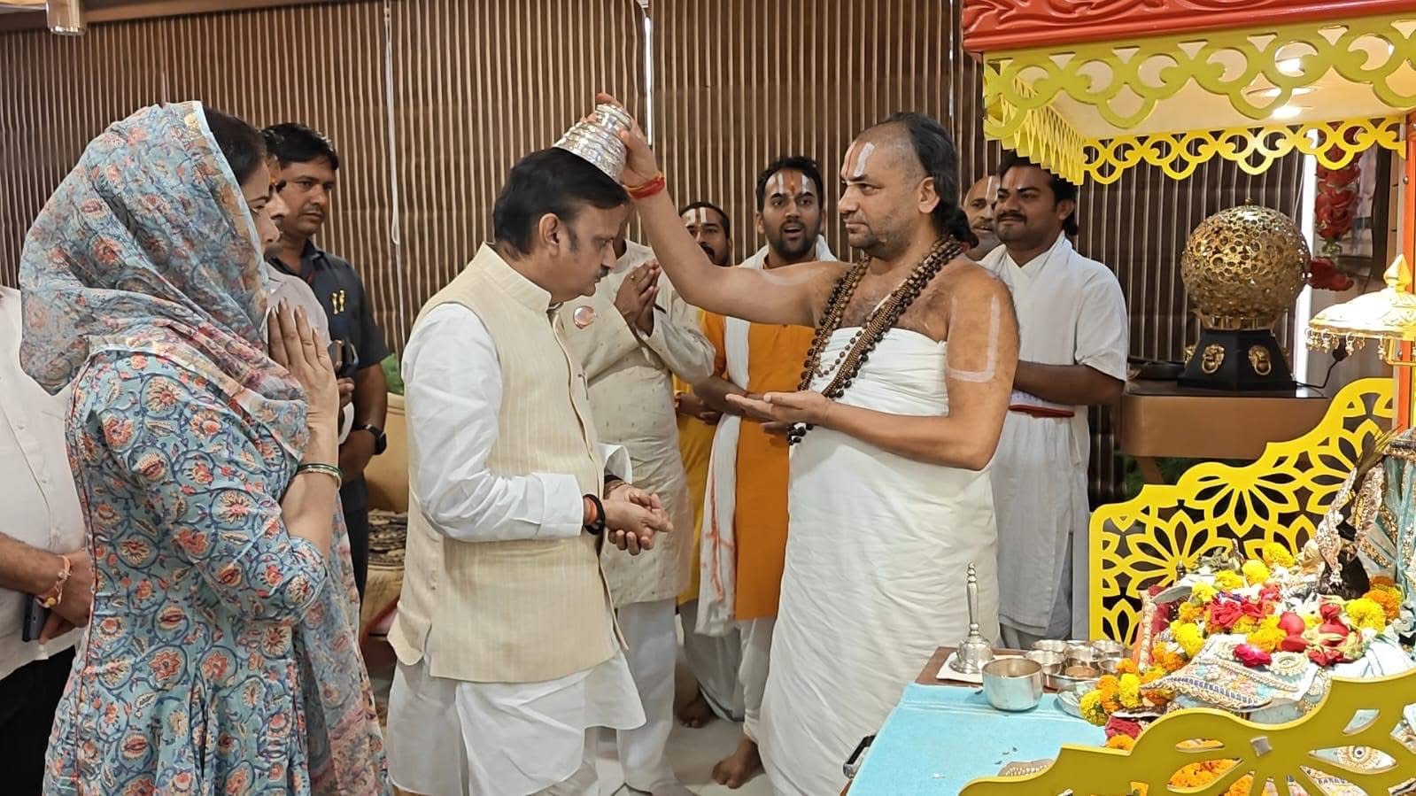 समाज सेवी